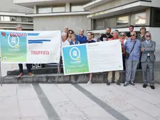 Protesta dei truffati da Casa Zero