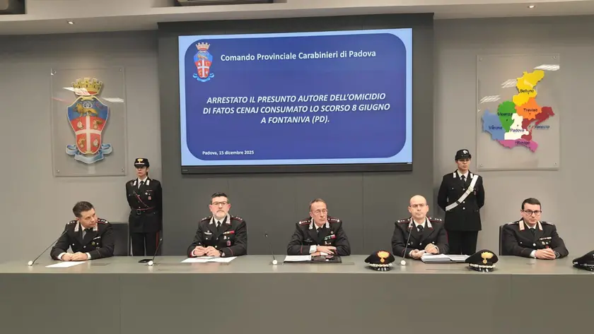 La conferenza stampa dei carabinieri (foto Agenzia Bianchi)