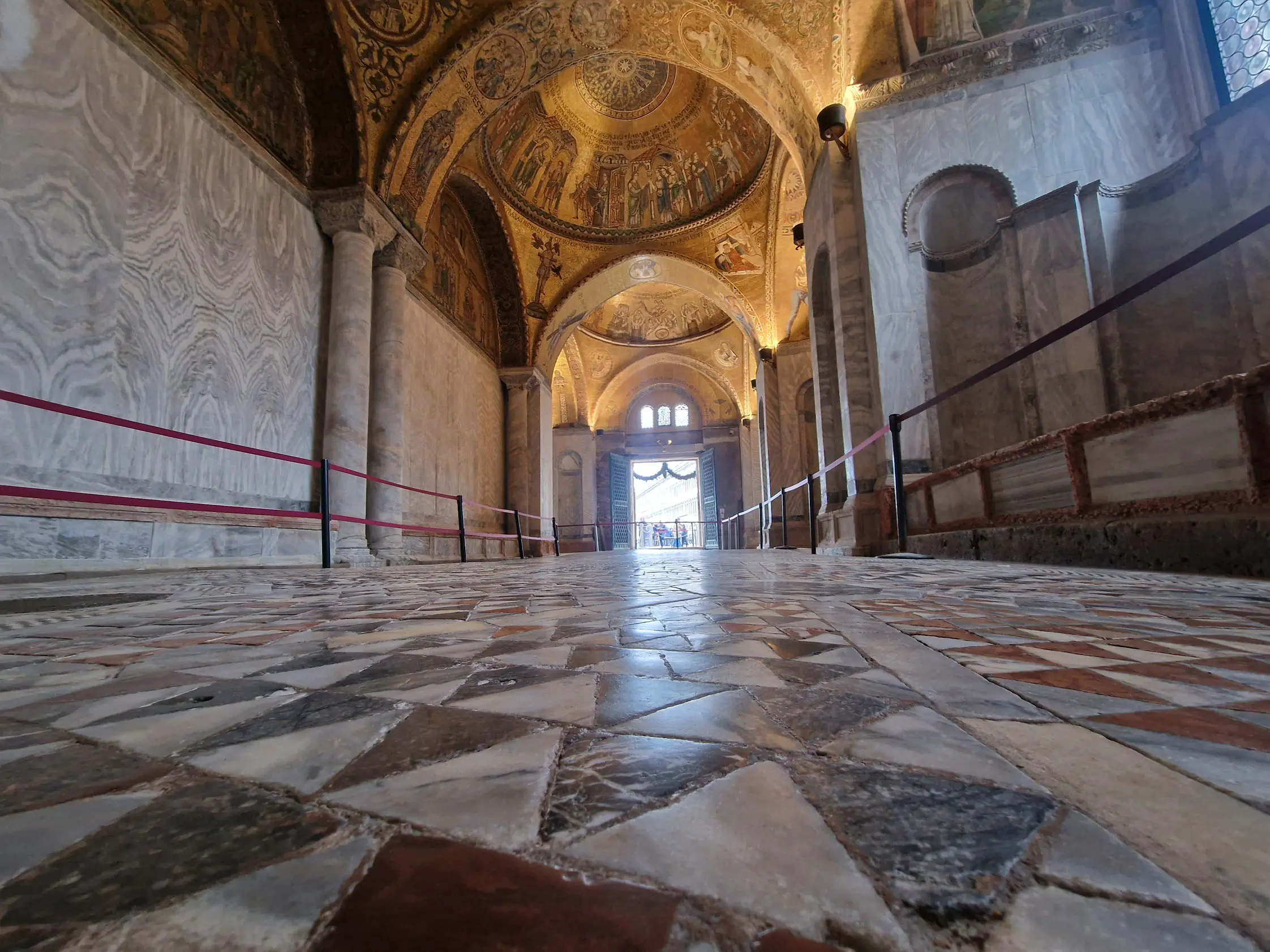 Il nartece restaurato