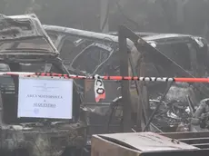 L'autolavaggio incendiato