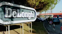 TREVISO 20000106 DE LONGHI QUARTIERE FIERA ( /FotoFilm ) GRUPPO IN CRESCITA La sede De' Longhi alle porte di Treviso