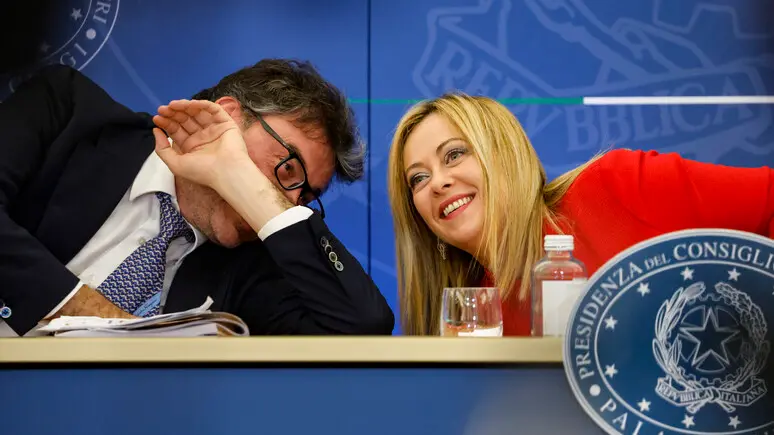 La premier Meloni con il ministro Giorgetti