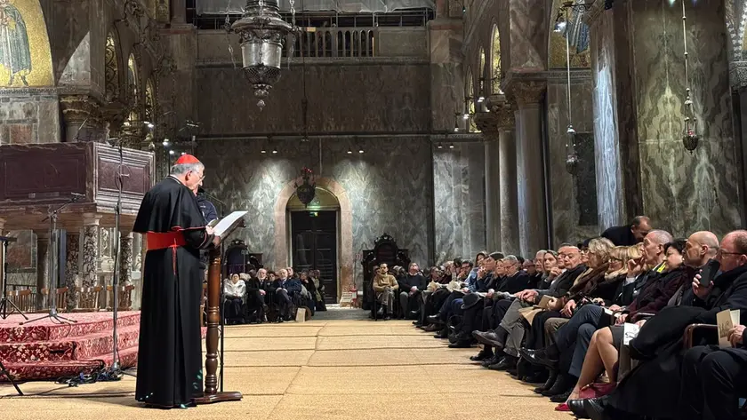 Un momento del saluto di Moraglia