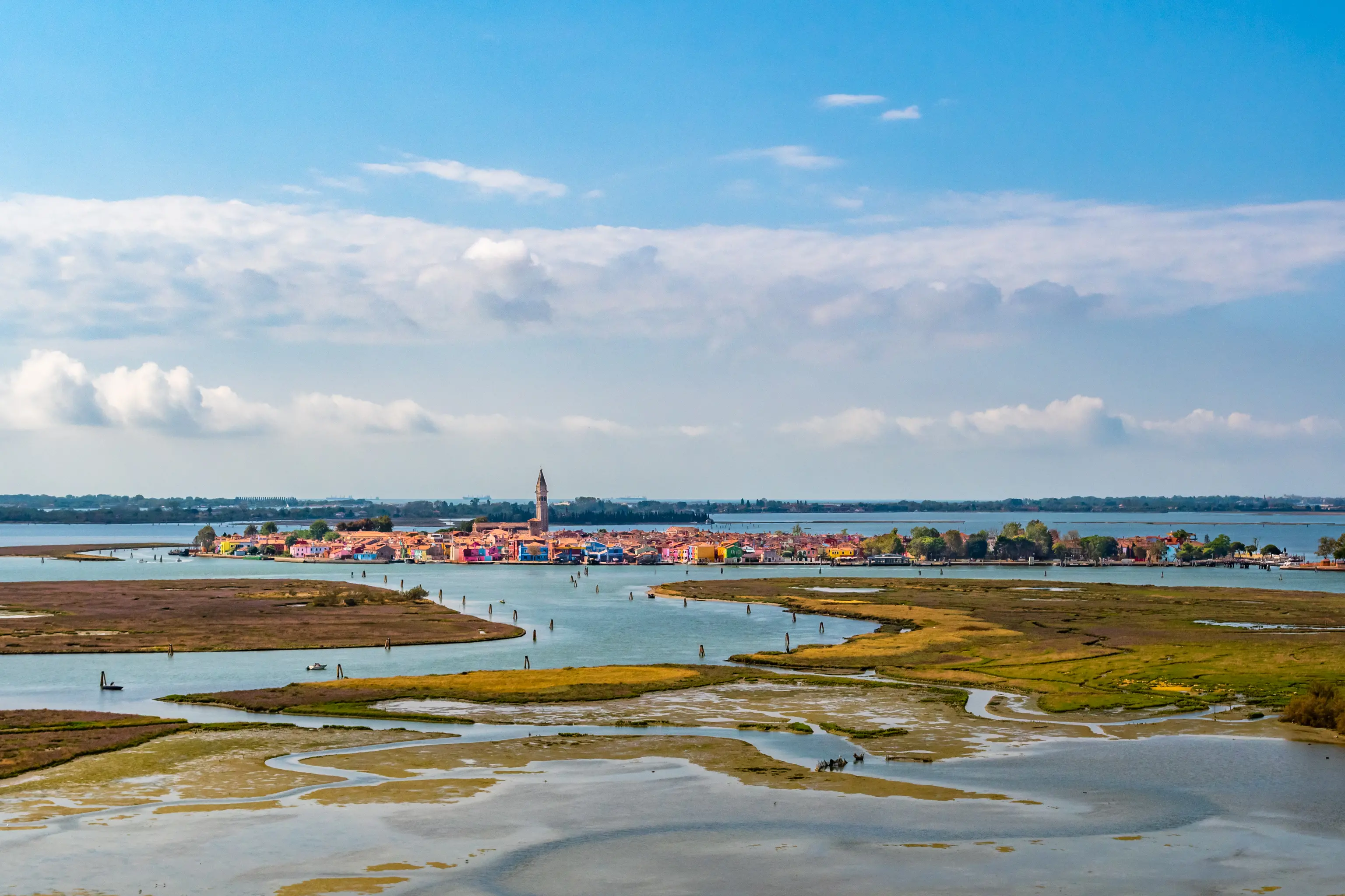 Dodici scatti, uno per ciascun mese, selezionati tra gli oltre 2700 che hanno partecipato al concorso indetto dal nostro giornale con Nord Est Multimedia e la Regione Veneto. Ecco come è andata: il calendario sarà in omaggio gratuito con la Nuova di Venezia e Mestre solo martedì 23 dicembre
