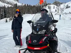 Una pattuglia di carabinieri sulla motoslitta
