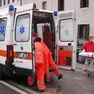 Sul posto insieme ai pompieri è arrivata anche un'ambulanza del Suem
