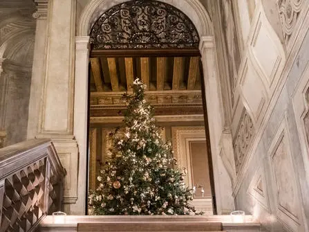 L'allestimento natalizio dell'Aman Venice