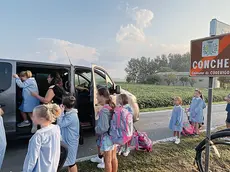 Il sindaco di Chioggia alla guida dello scuolabus in una precedente protesta
