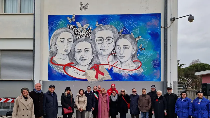 Il murale contestato con il volto di Tina Anselmi