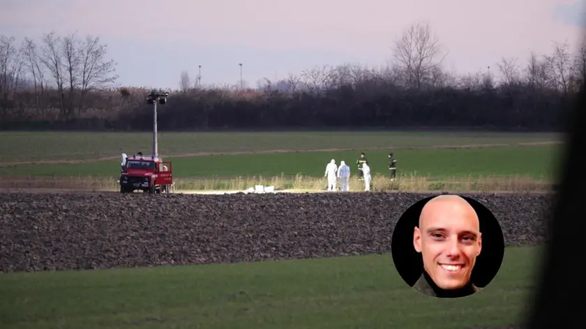 La Scientifica al lavoro sul luogo del ritrovamento del cadavere, e in basso a destra Riccardo Salvagno