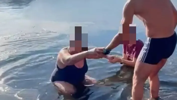 I bagni dei turisti a Revine Lago