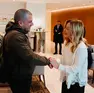 Alberto Trentini e la stretta di mano con la premier Giorgia Meloni