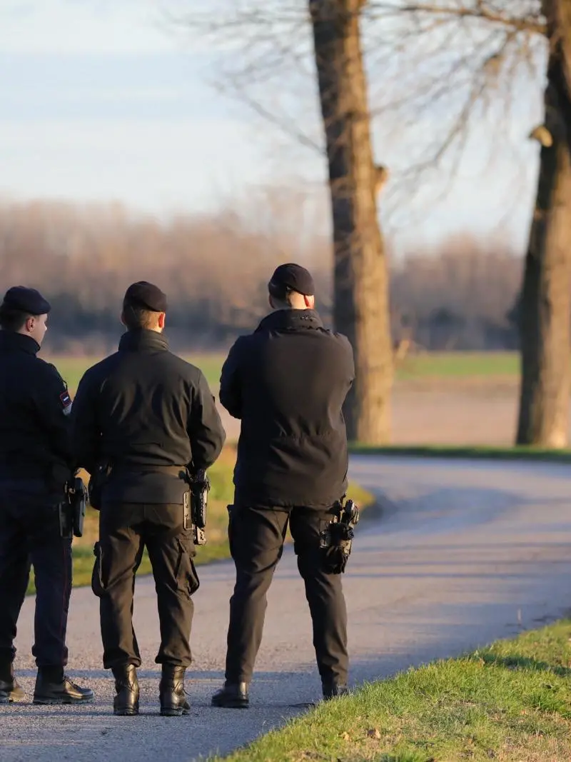 I carabinieri sul luogo in cui è stato ritrovato il corpo di Sergiu Tarna