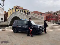 I carabinieri di Chioggia hanno arrestato un figlio che minacciava di morte i genitori