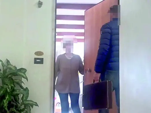 La banda prendeva di mira soprattutto anziane che vivono sole