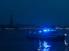 L'uomo è stato arrestato dai poliziotti delle Volanti lagunari della Questura di Venezia