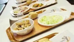 Una mensa scolastica. Polemica a Portogruaro sull'aumento dei costi