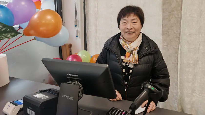 Mariana Zhu, titolare del nuovo supermarket cinese di via Piave