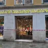 Il negozio di Benetton a Rialto chiuso per i rilievi