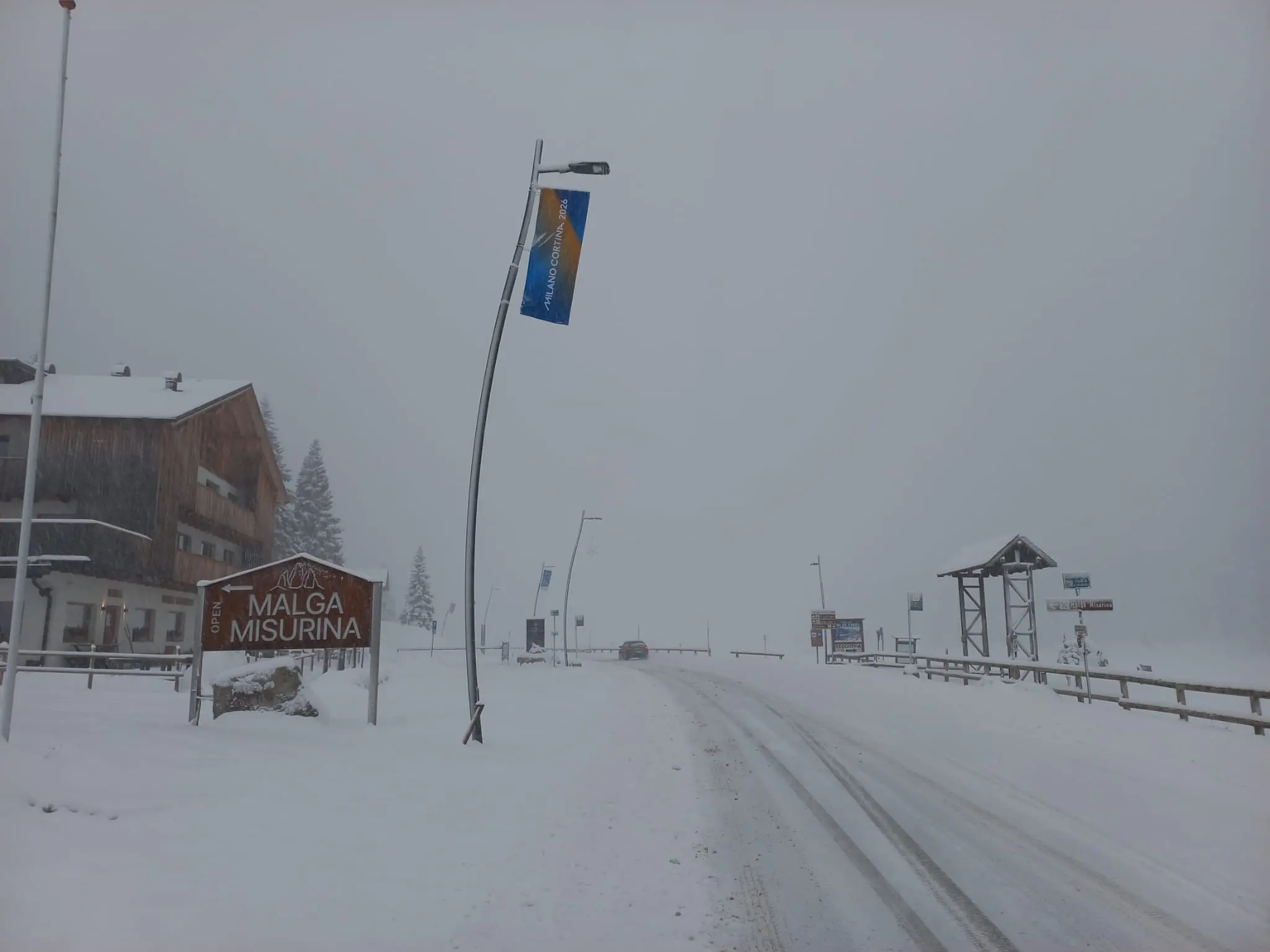 Strade innevate a Malga Misurina