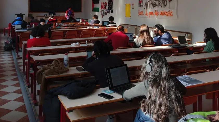 L'aula occupata dagli studenti