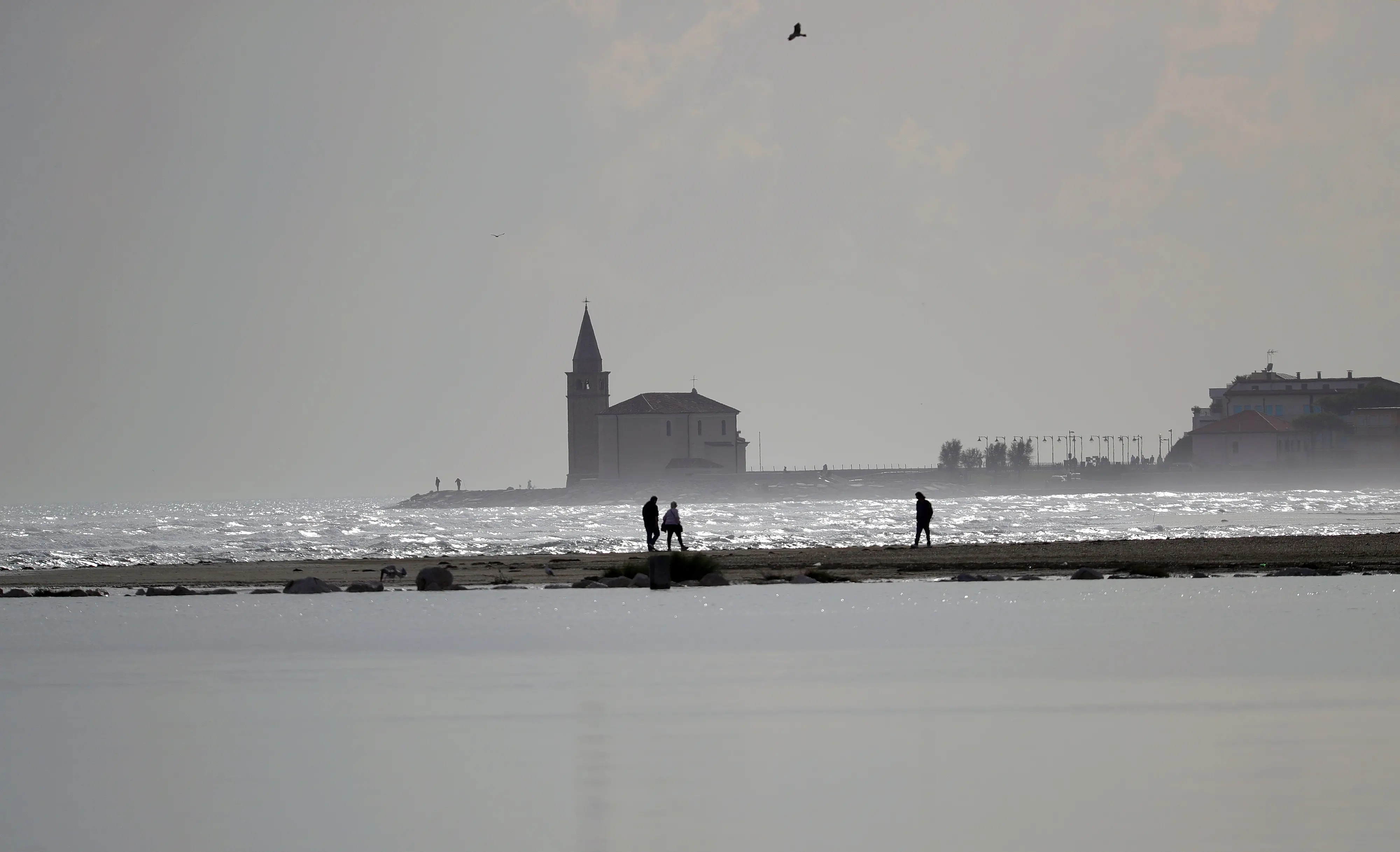 Quattro passi in attesa del tramonto, Caorle. Franco Sirtoli