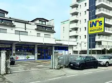 Il parcheggio del supermercato In’s FOTO bortoluzzi