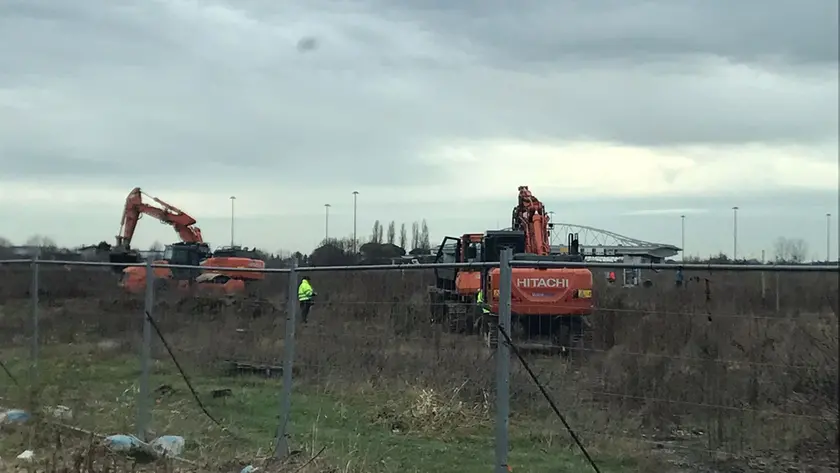 I primi sbancamenti nell'area del futuro polo Amazon