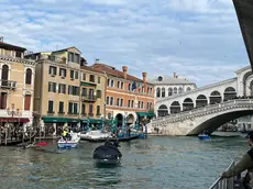 La gondola affondata a Rialto