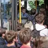 Studenti salgono sul bus
