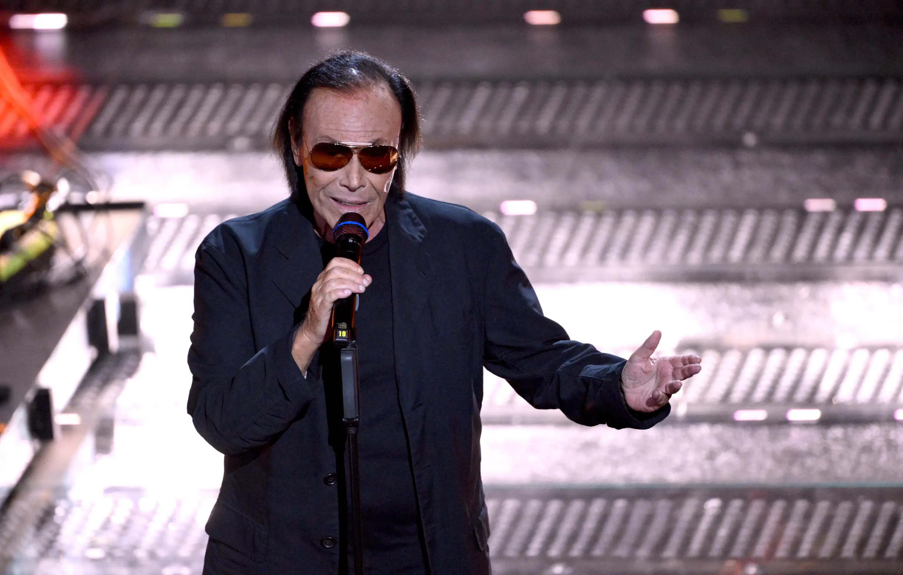 Italian singer Antonello Venditti performs on stage at the Ariston theatre during the 75th edition of the Sanremo Italian Song Festival, in Sanremo, Italy, 15 February 2025. The music festival will run from 11 to 15 February 2025. ANSA/ETTORE FERRARI