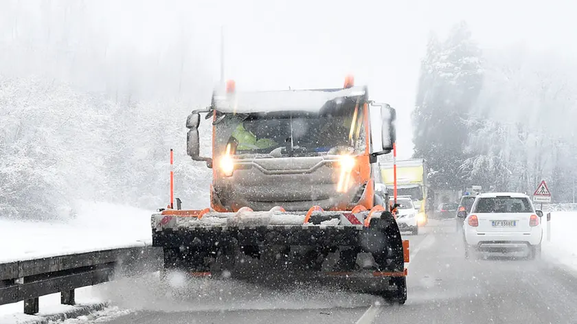 Forte nevicata nel Bellunese, disagi per tutta la giornata di giovedì