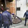La maschera fermata dalla polizia locale