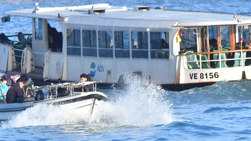 Grazie al Barcavelox si è ridotto il moto ondoso a Venezia