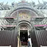 Le impalcature comparse ieri sulla facciata della Basilica di San Marco