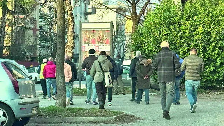 Tensione anche in via Cici, dove sono stati segnalati movimenti di persone sospette FOTO pòrcile