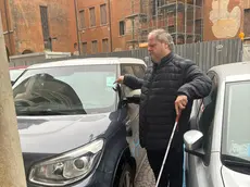 Massimo Vettoretti, 46enne non vedente: è stato multato sei volte