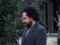 Luiz Eduardo Pascoli Bottura in uno dei frame dei video girati dalla troupe della televisione brasiliana Globo durante i pedinamenti. (credits dei frame: TV Globo/Fantástico: O Show da Vida)