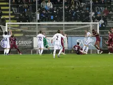 Il gol di testa di Yves Gnegnene Gnago: è il 2-1 (foto Mattiuzzo)