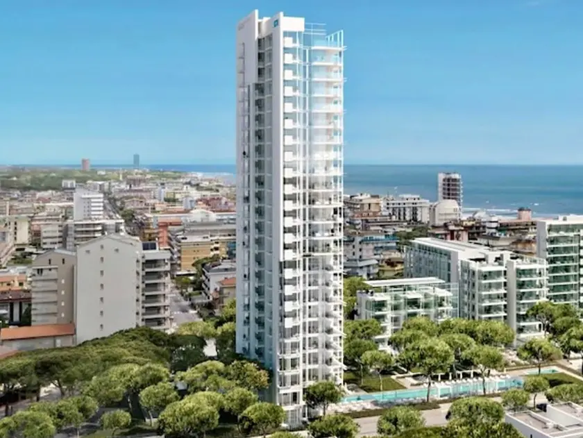 La torre in costruzione a Jesolo
