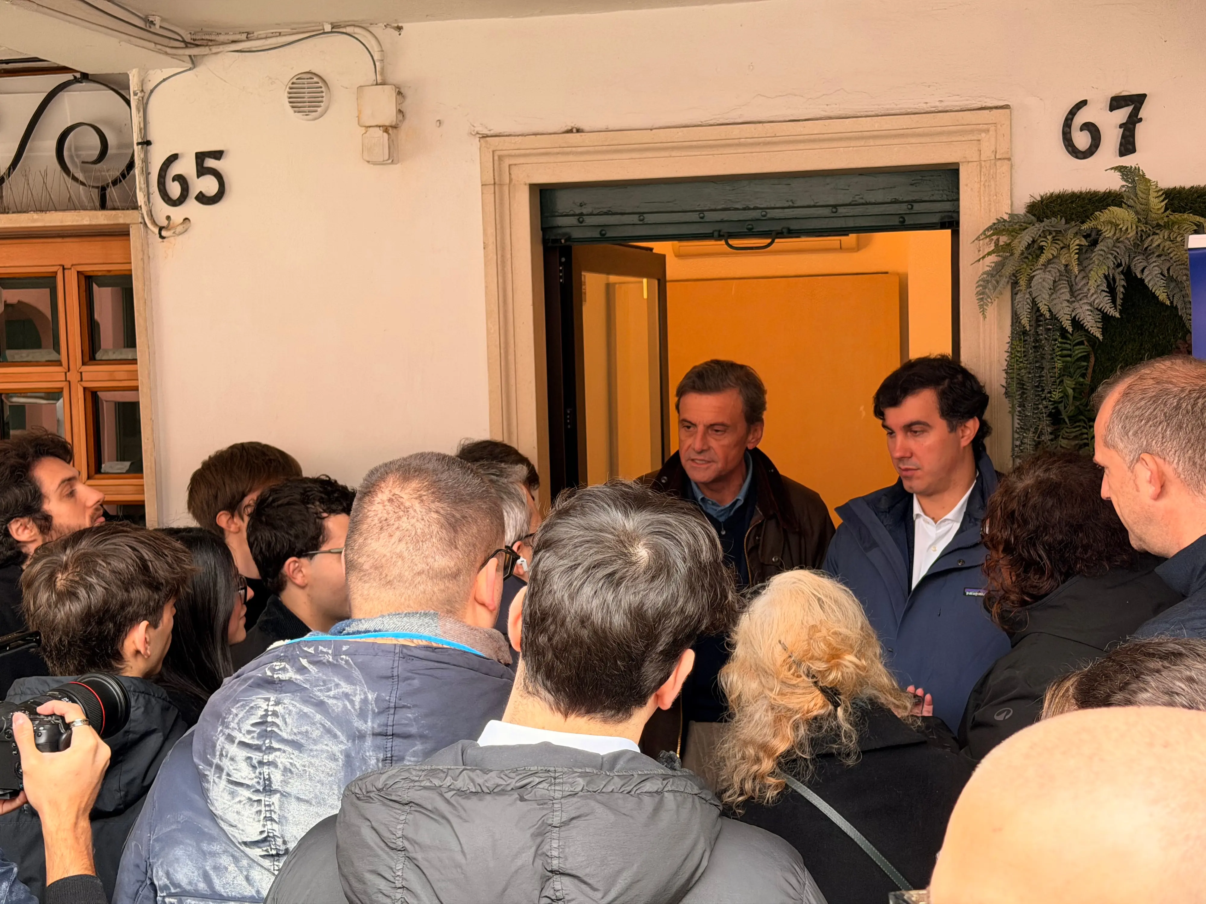 Calenda a Mestre inaugura la sede elettorale (Foto Pòrcile)
