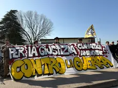 Lo striscione di protesta