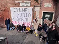 La protesta dei genitori della primaria Diedo a Venezia