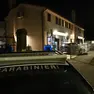 I carabinieri in via Miranese dove si è consumata la violenta lite con accoltellamento