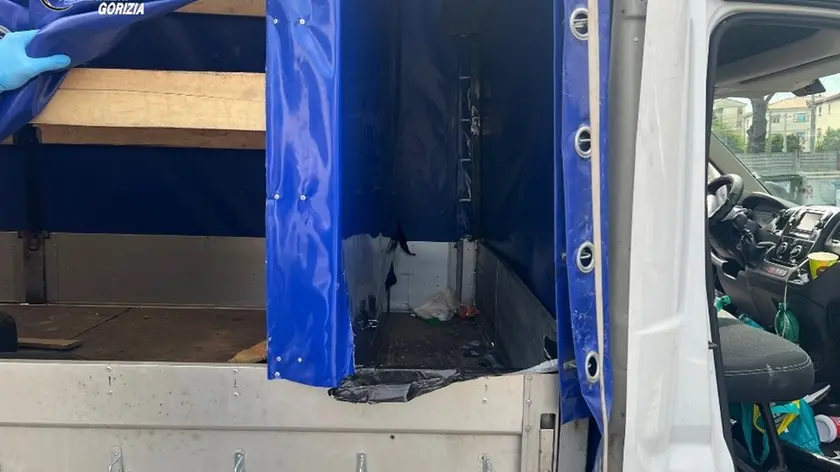 Il furgone che trasportava i migranti