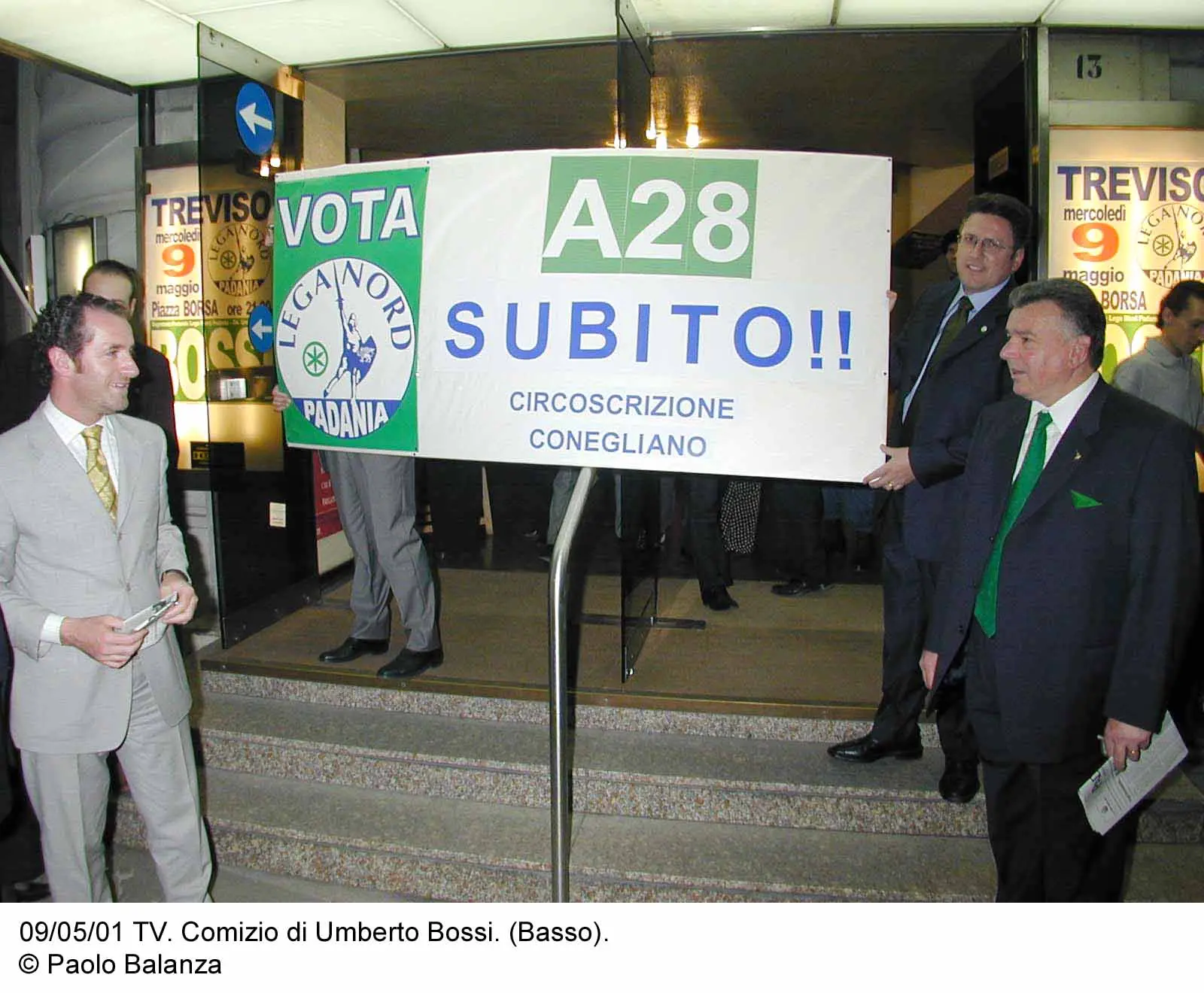 CARTELLO SULL'AUTOSTRADA A 28 DA SX LUCA ZAIA, MAURO MICHIELON, PIERGIORGIO STIFFONI