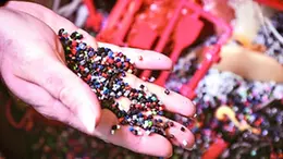 I polimeri di plastica ottenuti dal riciclo degli scarponi