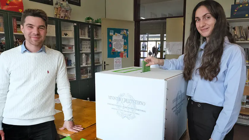 Un seggio di Montegrotto (Padova) per il referendum sulla giustizia. Foto Piran