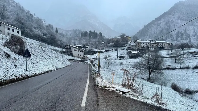 Nevicata fuori stagione sulle Dolomiti