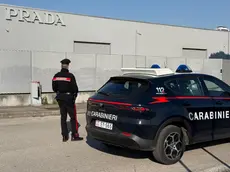 I carabiniere allo stabilimento Prada di Dolo